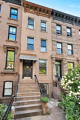 2nd image of 371 Union St #Townhouse