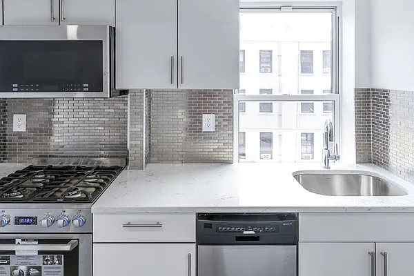 Rented by Kahen Properties | media 16