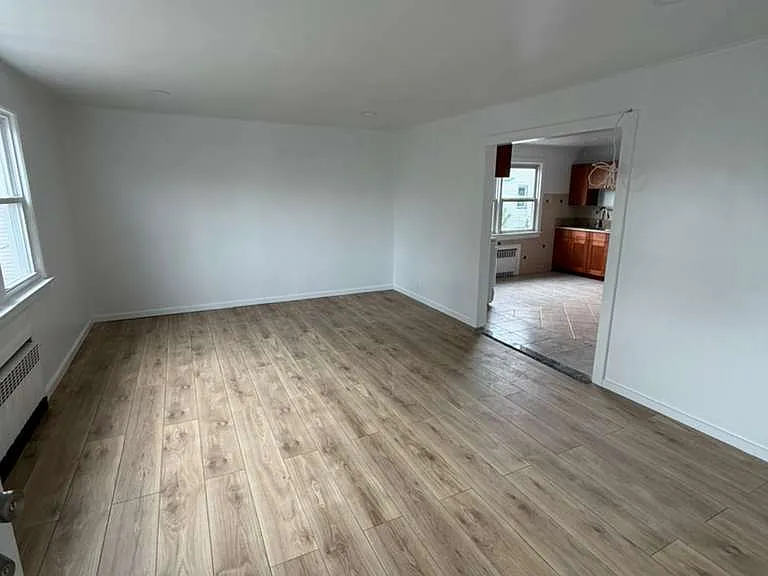 921 Grove St #2 — Photo 5