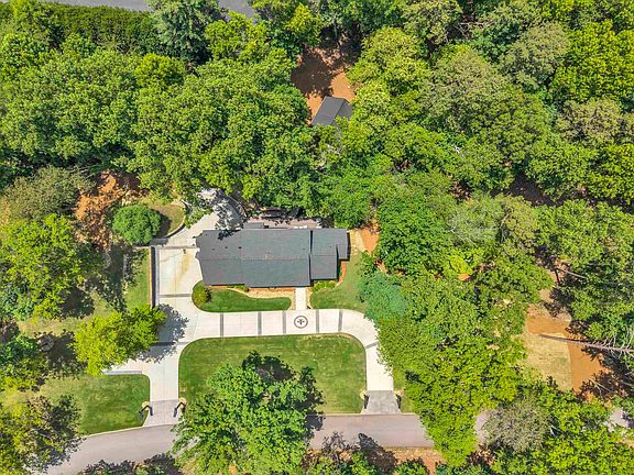 2nd image of 514 Huntington Rd