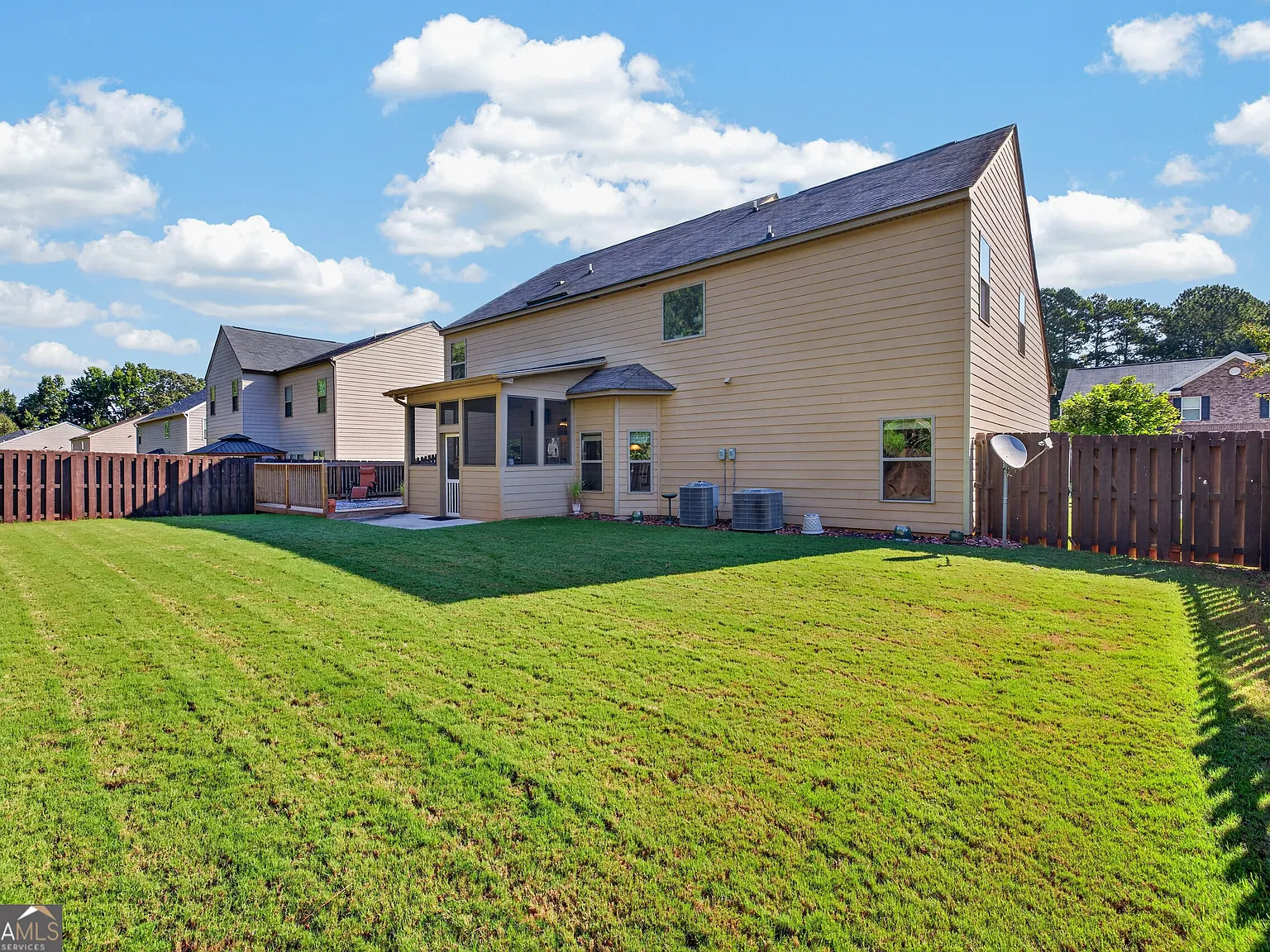 5 bed, 3.0 bath, 2840 sqft, $3,100 — Photo 4