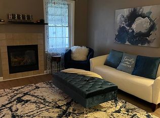 1115 16th Ave, Moline, IL 61265