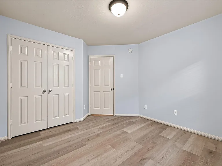 28207 Chalet Park Dr — Photo 30