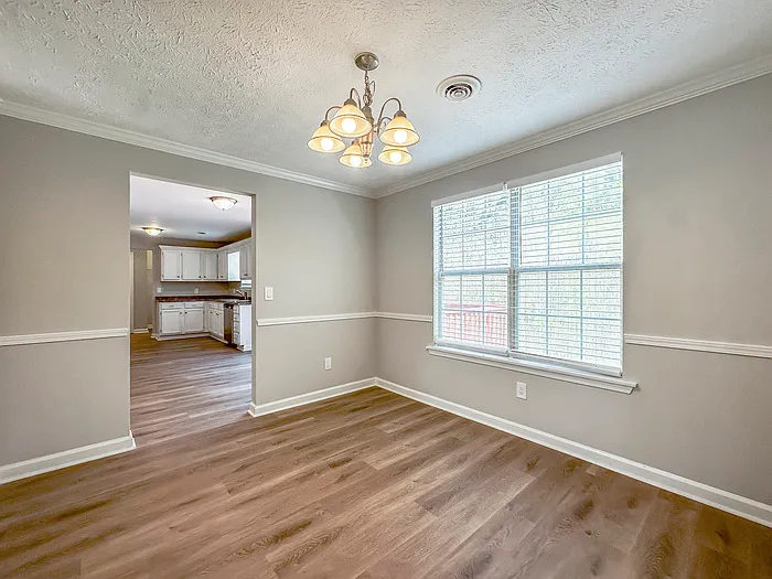3 bed, 3.0 bath, 1808 sqft, $2,045 — Photo 3