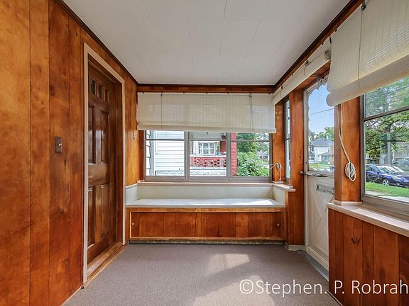 5th image of 860 Diamond Ave NE