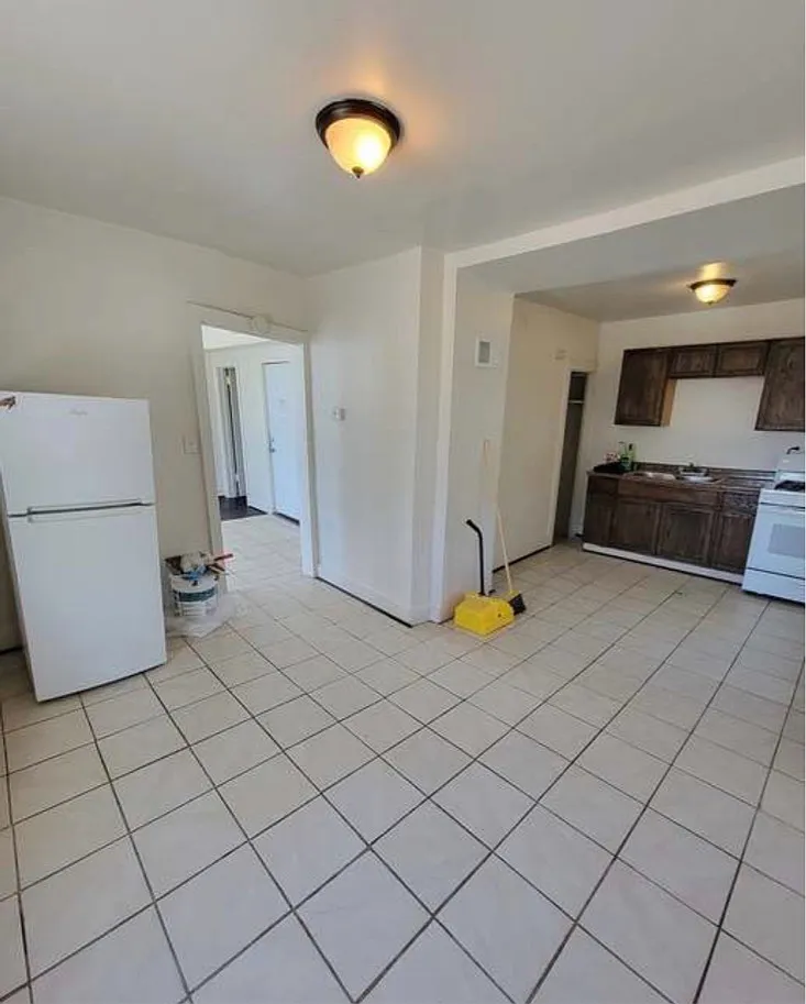 Building Photo - 5742 W Chicago Ave #2