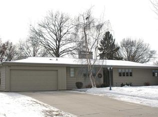 516 Midlothian Blvd, Waterloo, IA 50701