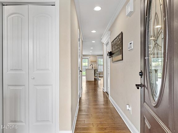 4th image of 1017 Brighton Dr