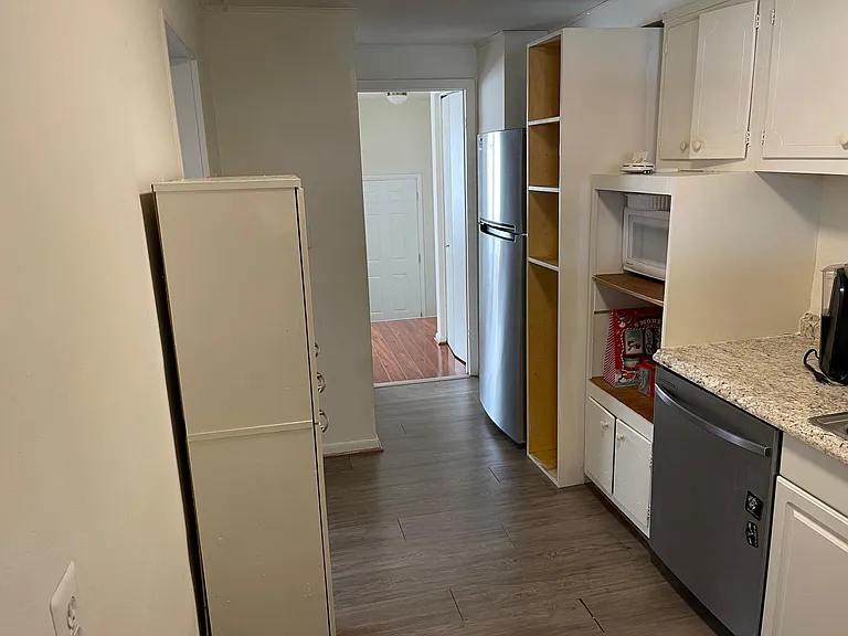 940 Circle Dr — Photo 10