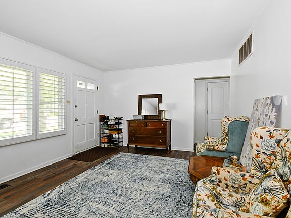 5th image of 336 Mohawk St