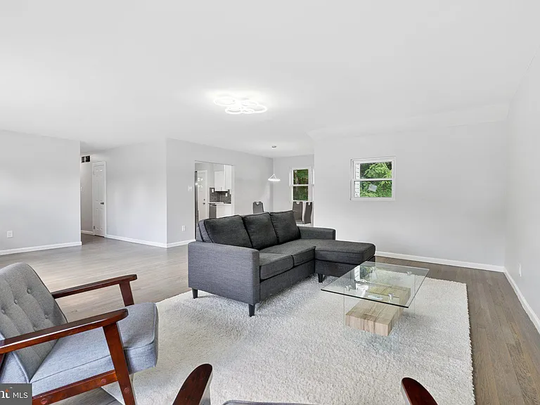 501 Bloomfield Dr — Photo 7