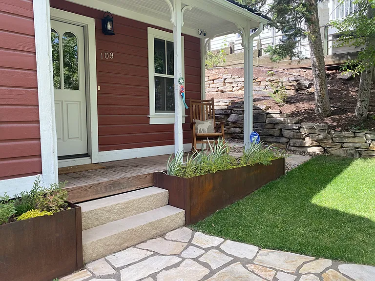 109 Woodside Ave — Photo 7