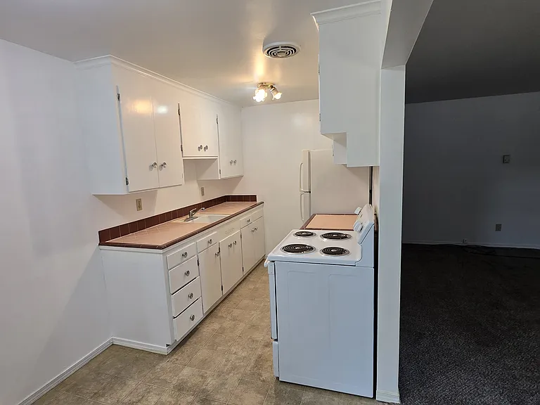 16912 NE 79th St #3 — Photo 1