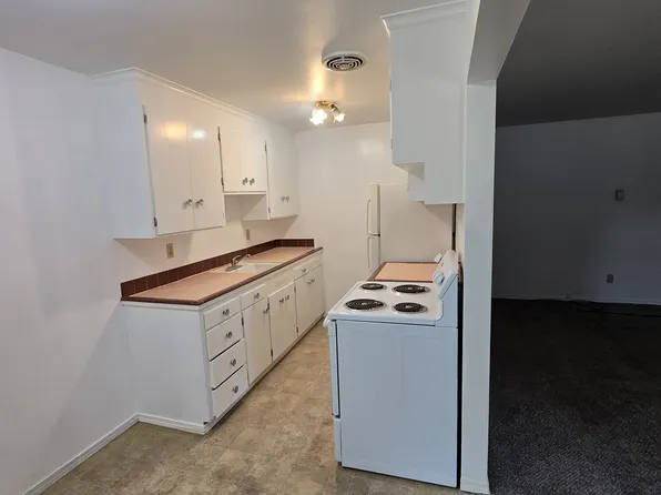 16912 NE 79th St #3, Redmond, WA 98052