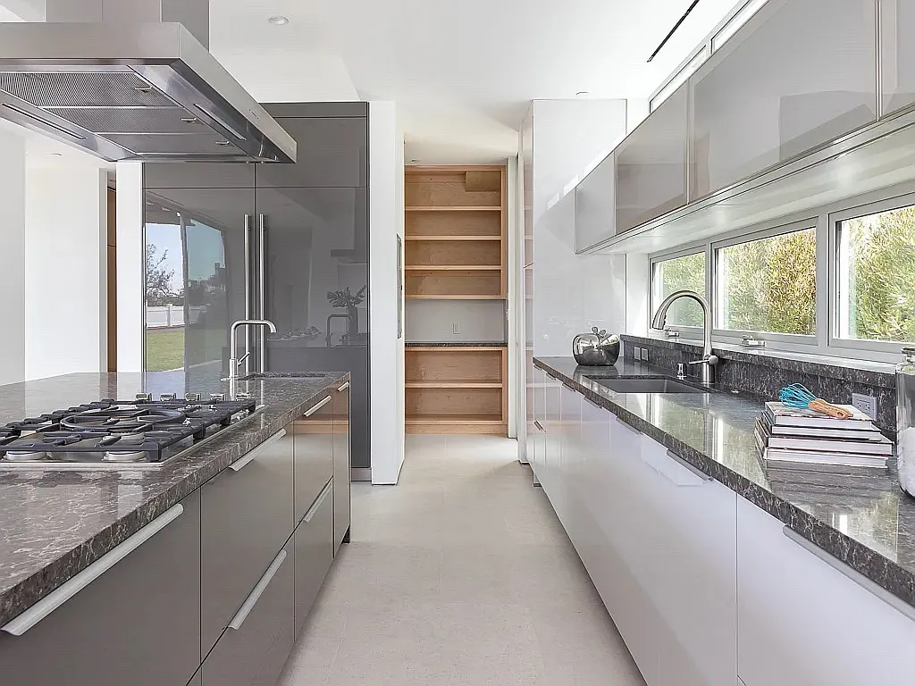 5 bed, 5000 sqft, $15,495 — Photo 4