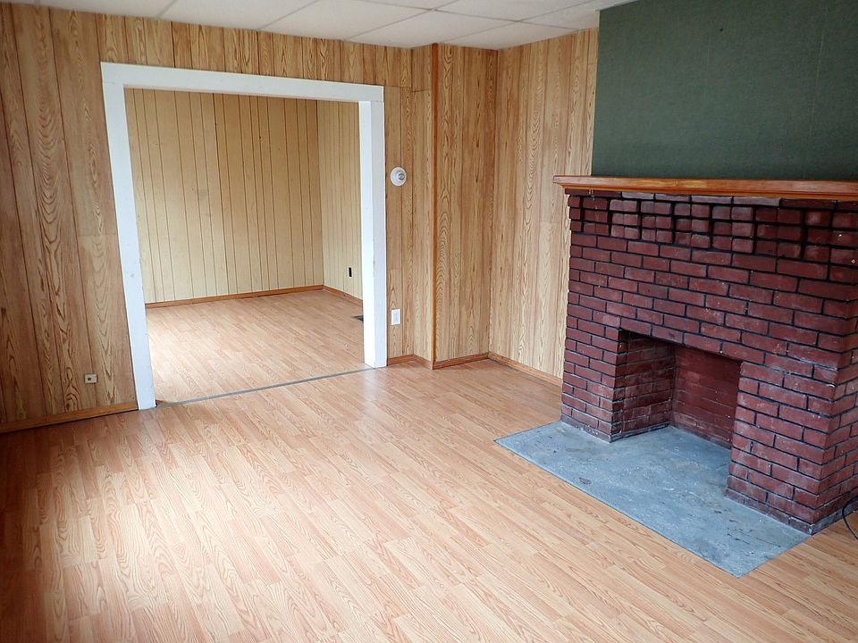 2nd image of 409-411 W Main St #1