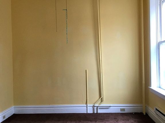 4th image of 300 N Potomac St APT S1