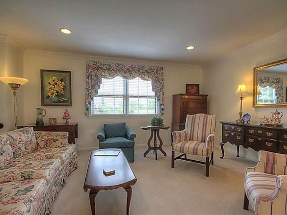 4th image of 3188 Carriage Ln