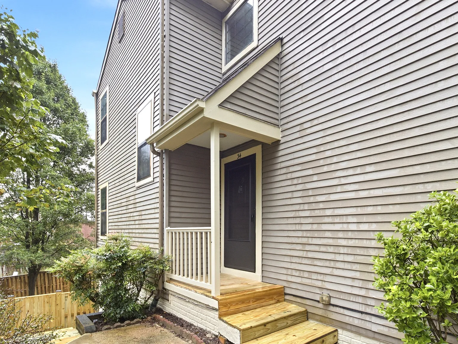 3 bed, 2062 sqft, $2,700 — Photo 3