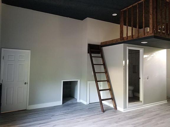 5th image of 3522 Wood Bridge Dr #B