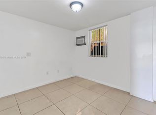1060 SW 2nd St APT 04, Miami, FL 33130