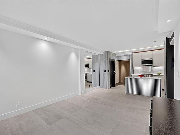 4th image of 2285 Peachtree Rd NE Unit 706