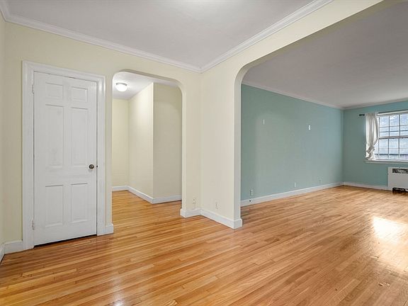 2nd image of 1490 Beacon St APT 3