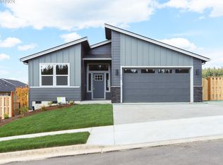 753 NE Wildwood Dr, Estacada, OR 97023