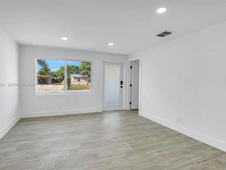 311 NW 12th Ave — Photo 2