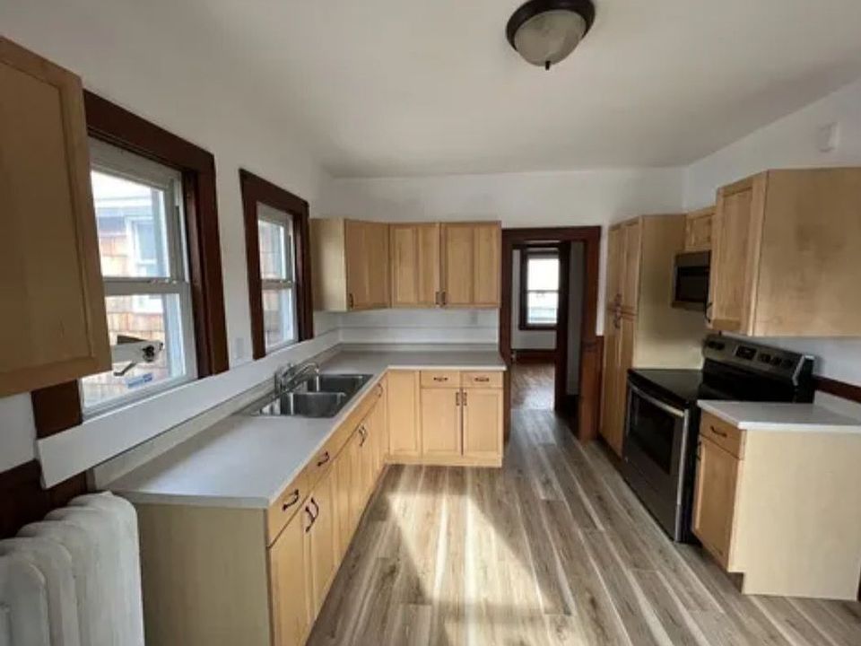 1st image of 223 Copeland St