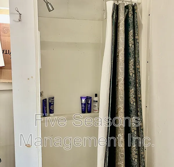 19 Grant St #7 — Photo 9