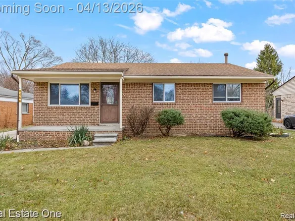 8456 Robindale Ave, Dearborn Heights, MI 48127