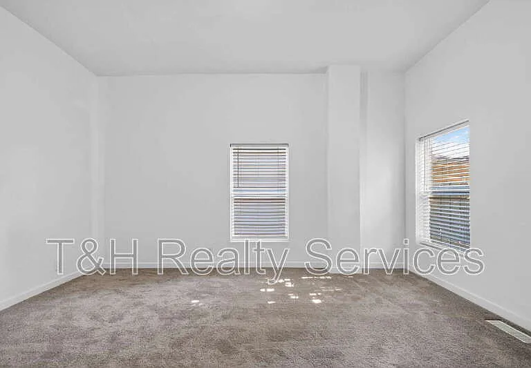 210 N Keystone Ave — Photo 19