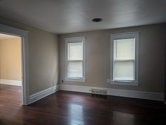 5th image of 907 4th Ave #2
