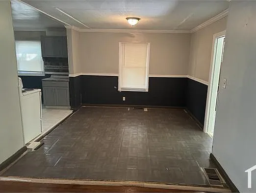 4 bed, 2800 sqft, $2,850 — Photo 2