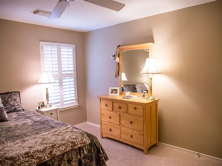 31 N Walden Elms Cir — Photo 23