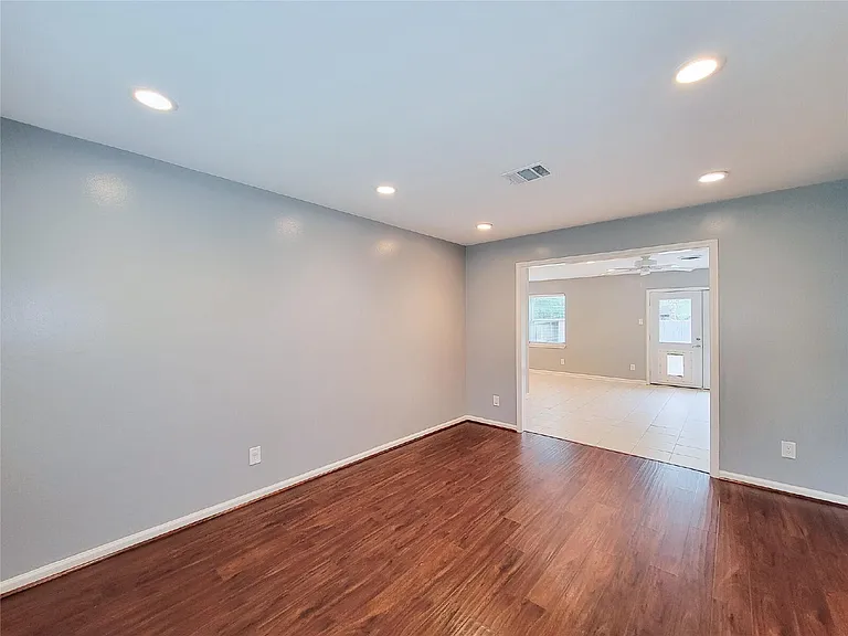 5846 Ettrick Dr — Photo 23