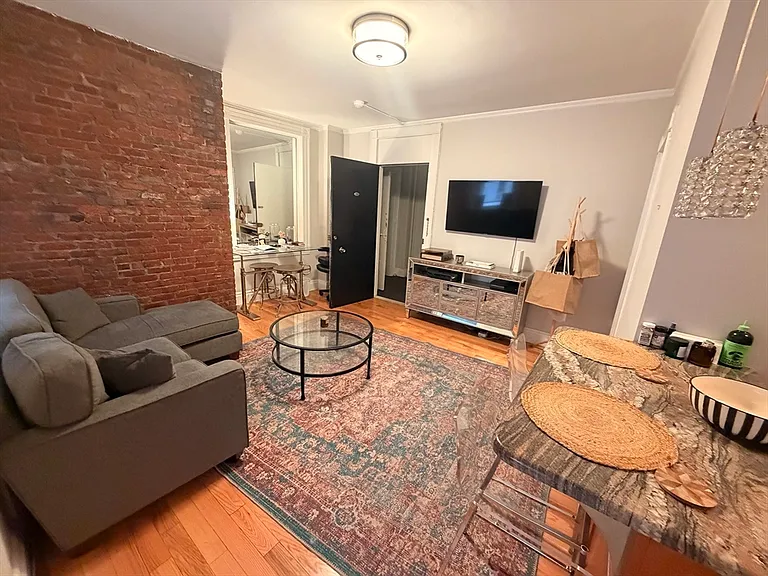 21 Beacon St #3N — Photo 2