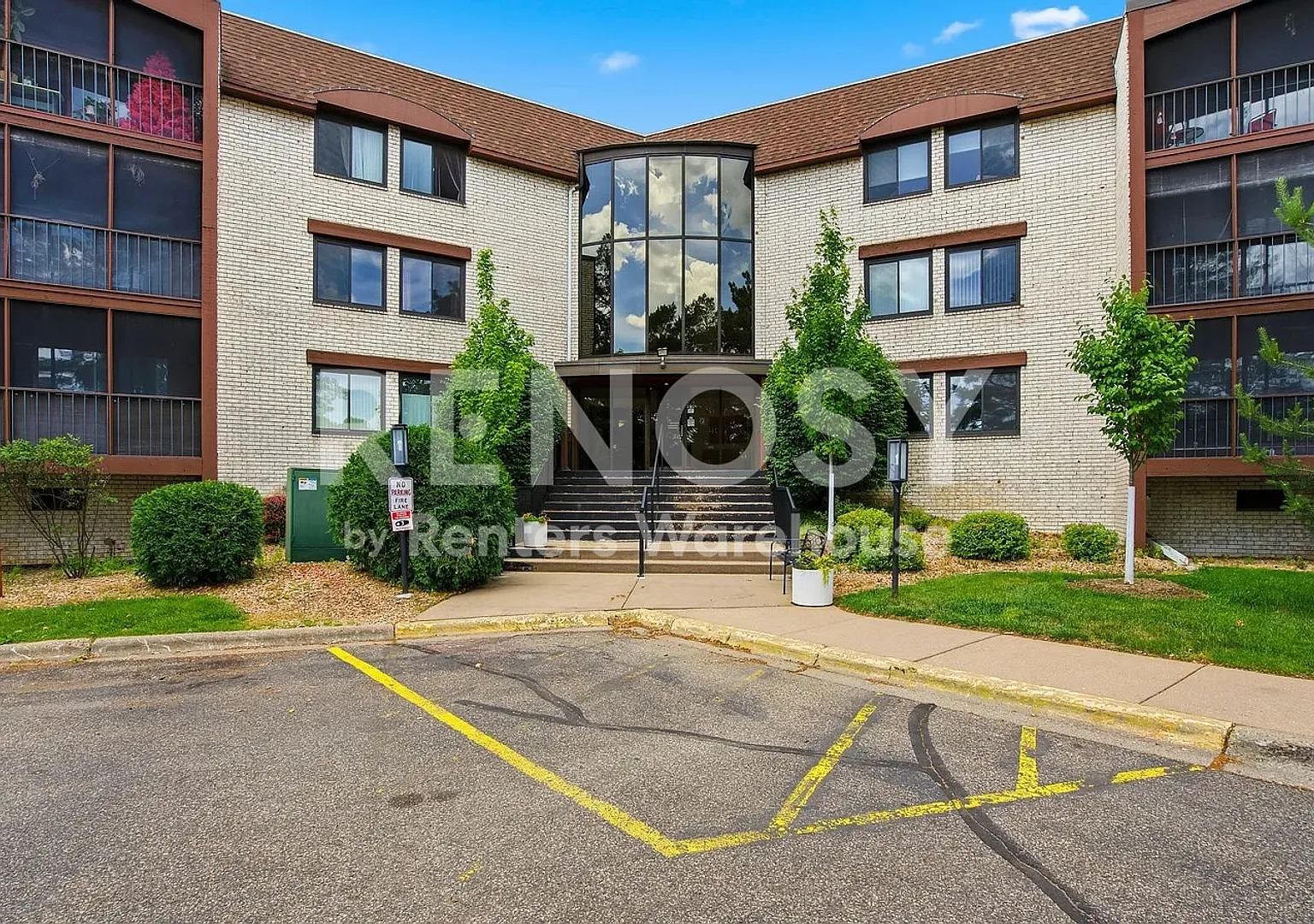 Available September 16th 2 Bedroom 2 Bath Condo in Crystal — Photo 1