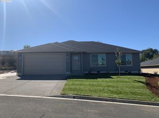 325 Brandy Ln, Roseburg, OR