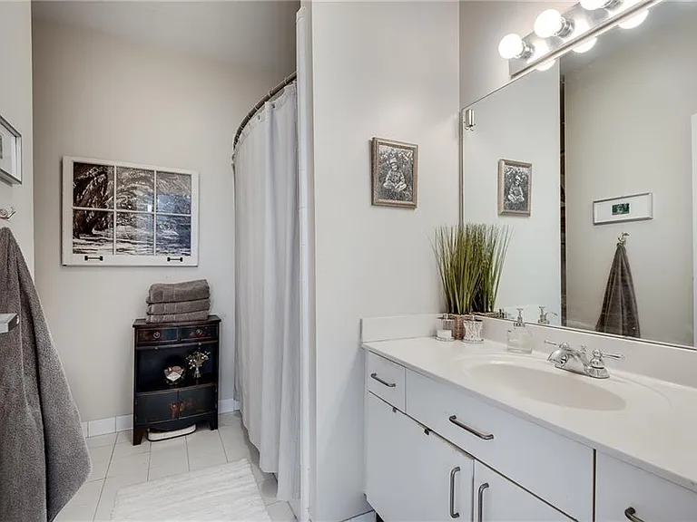 5200 Peachtree Rd #1101 — Photo 8