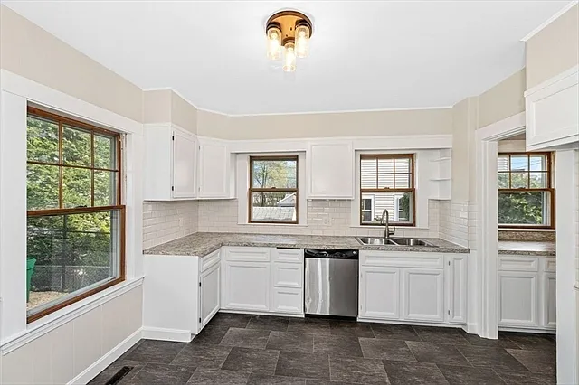 52 Linden St — Photo 9