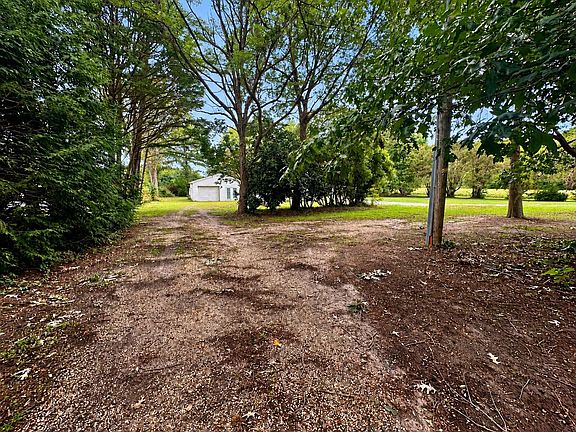 5th image of 23239 Front St