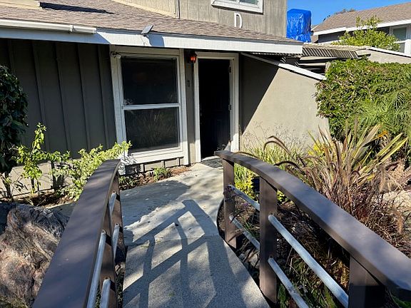 4th image of 345 University Dr #D