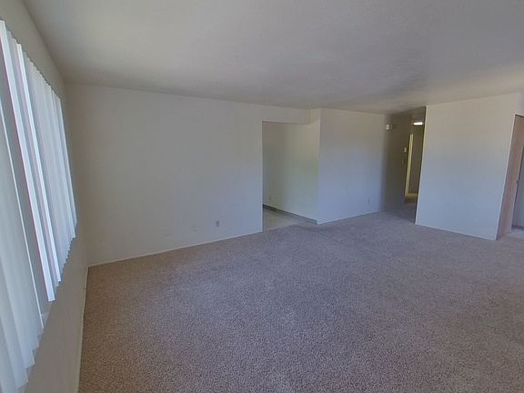 5th image of 636 NW 27th St APT 7