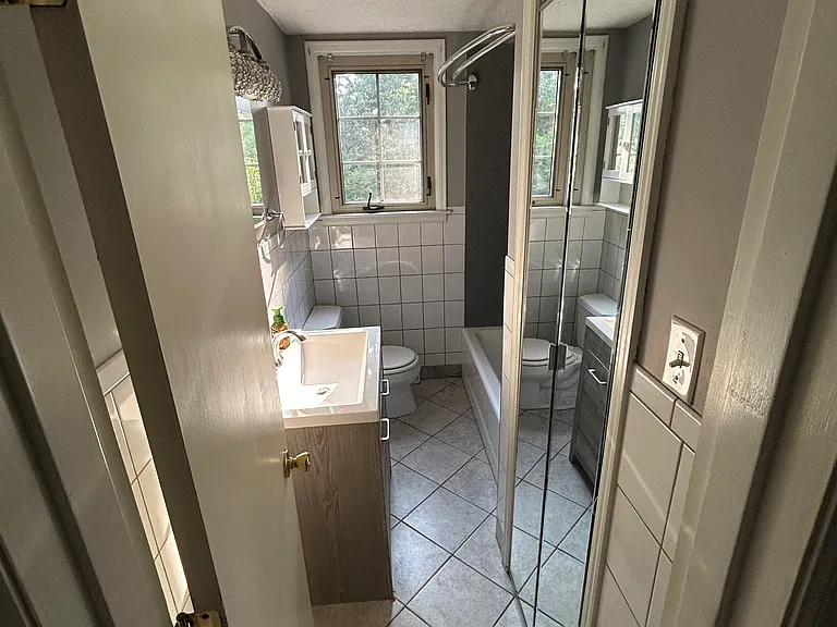 1215 Heath Ave #1 — Photo 4