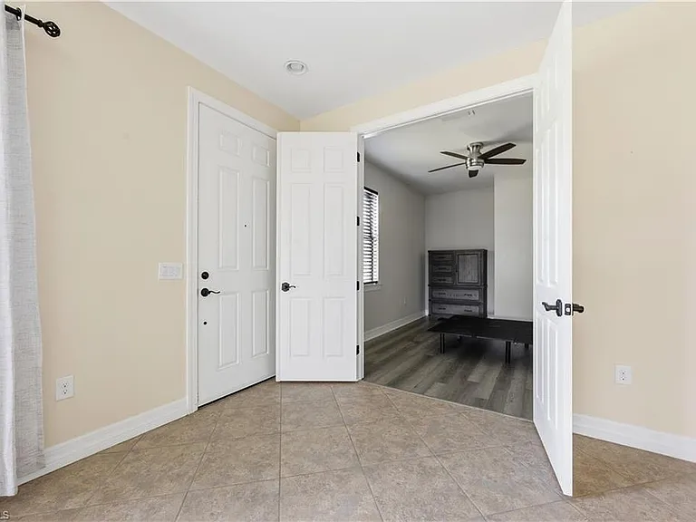 8010 Helena Ct — Photo 25