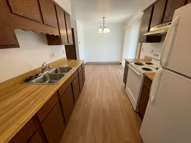 839 Illinois Ave #102 — Photo 6