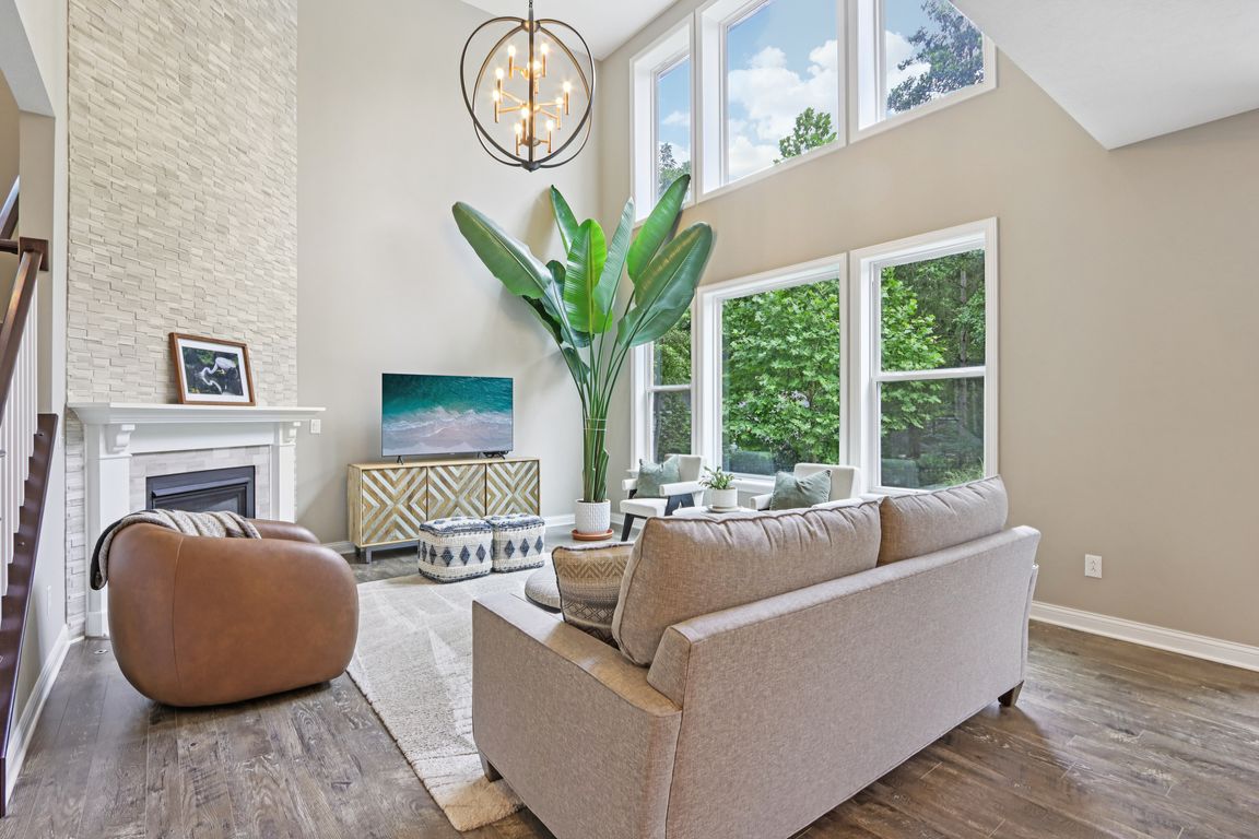 Sedge Meadow Dr-S2607-009.jpg