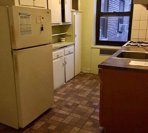 4th image of 83-06 Vietor Ave #5L
